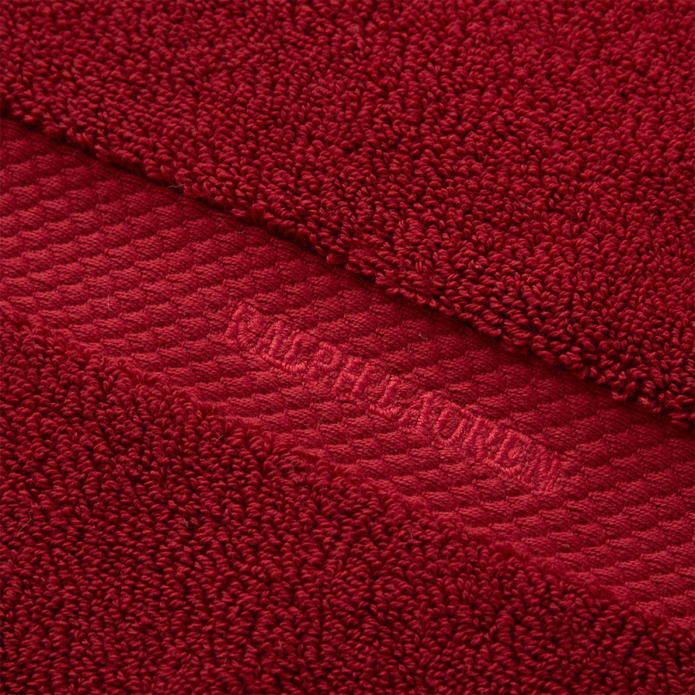 Avenue Carmin Bath Towel image 2
