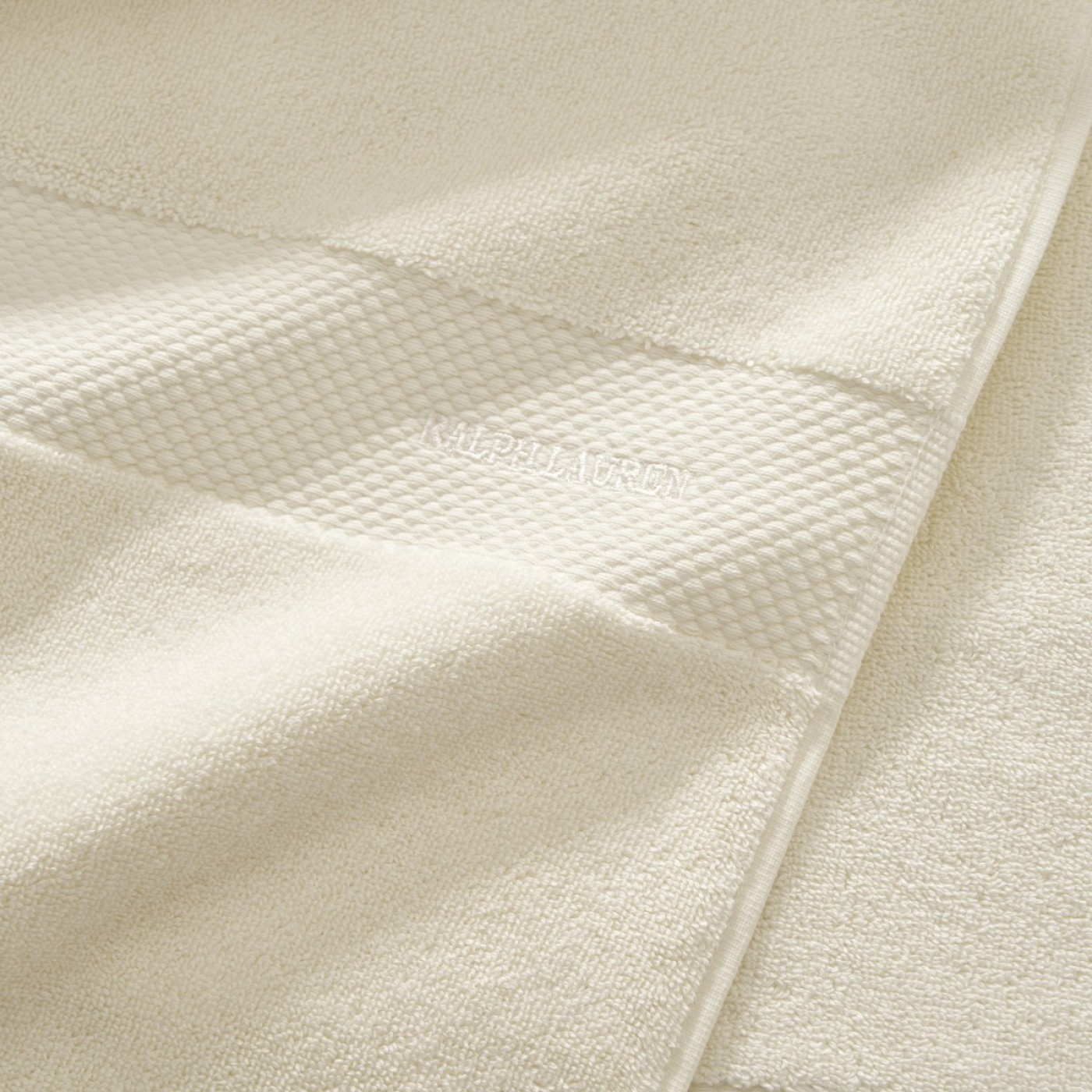 Avenue Sand Bath Towel image 2