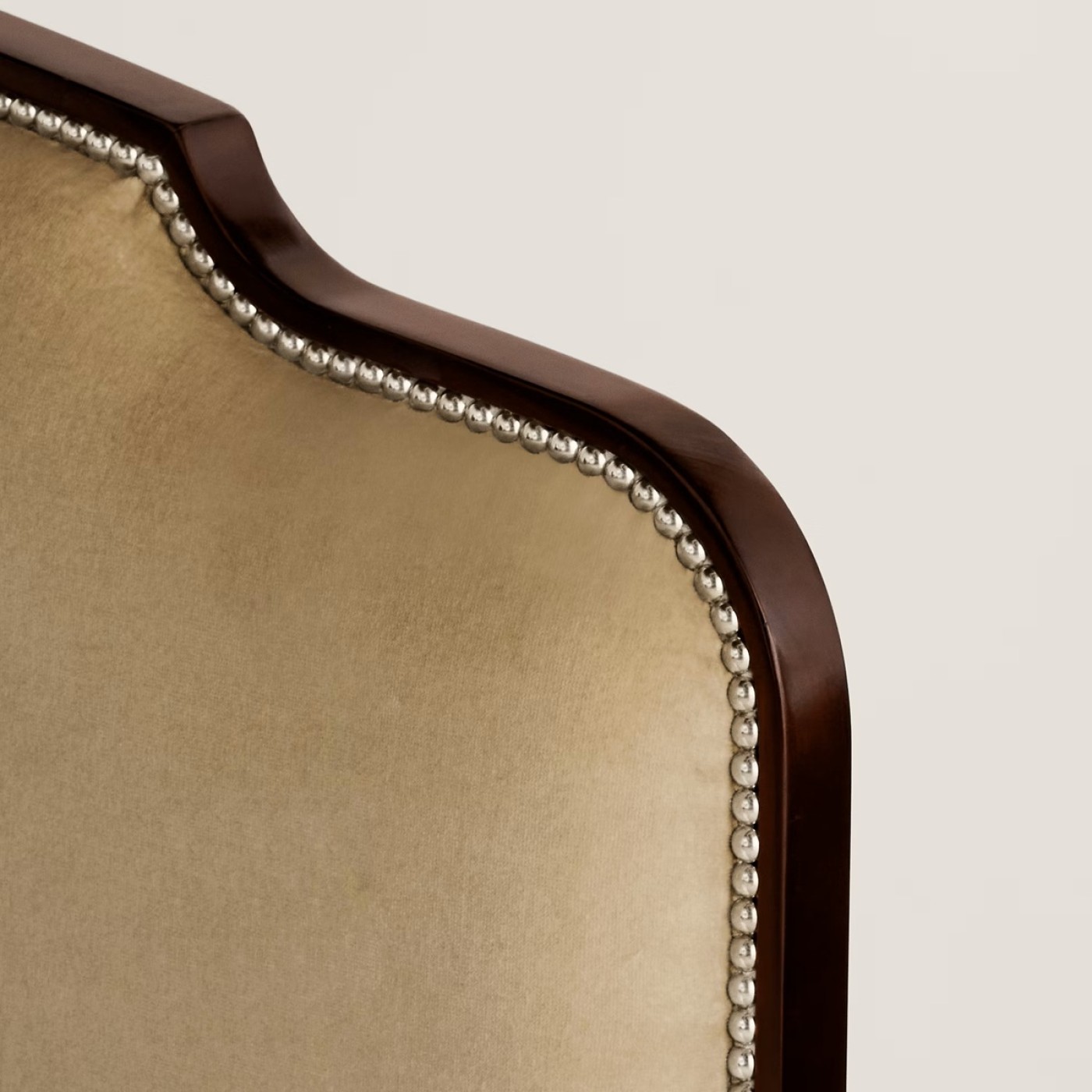 Tourville Bed, Queen Size image 11