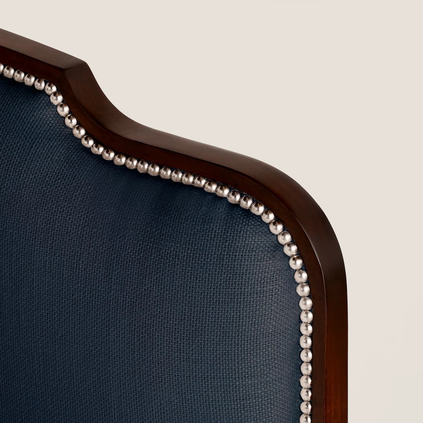 Tourville Bed, Queen Size image 8
