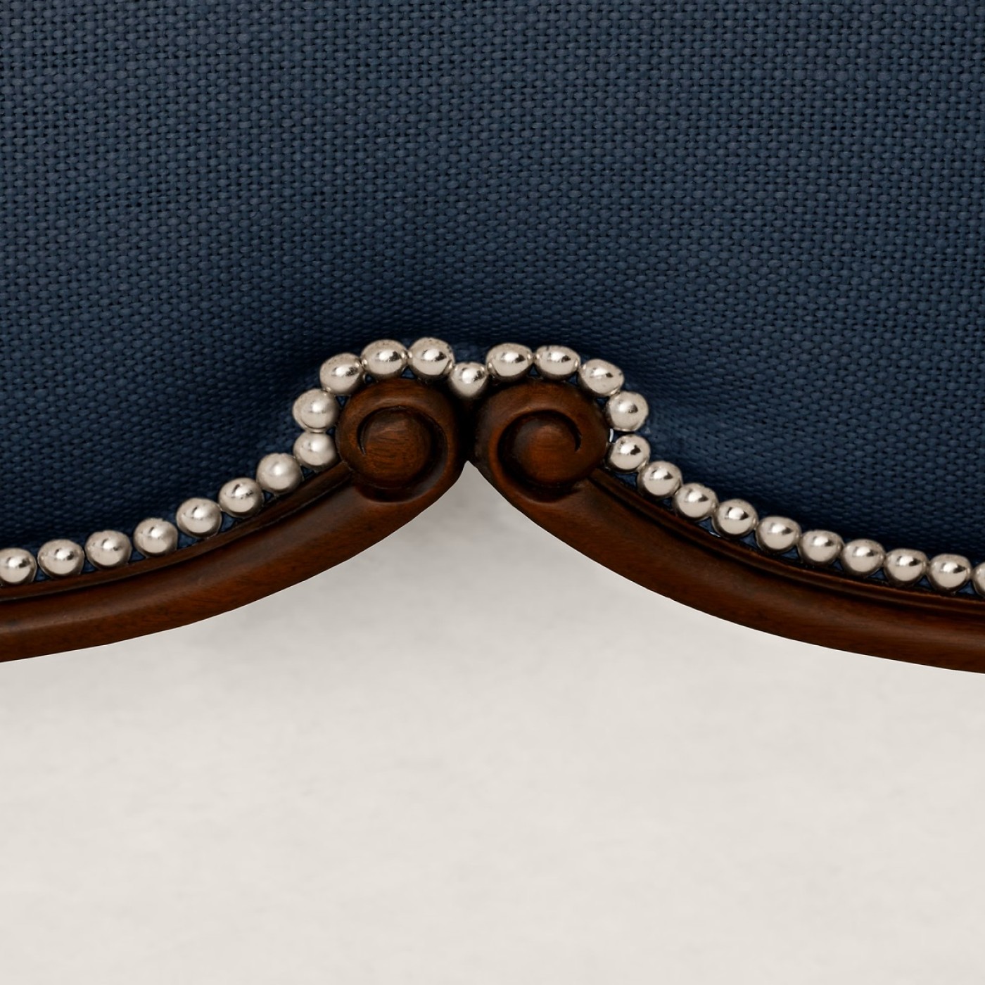 Tourville Bed, Queen Size image 9